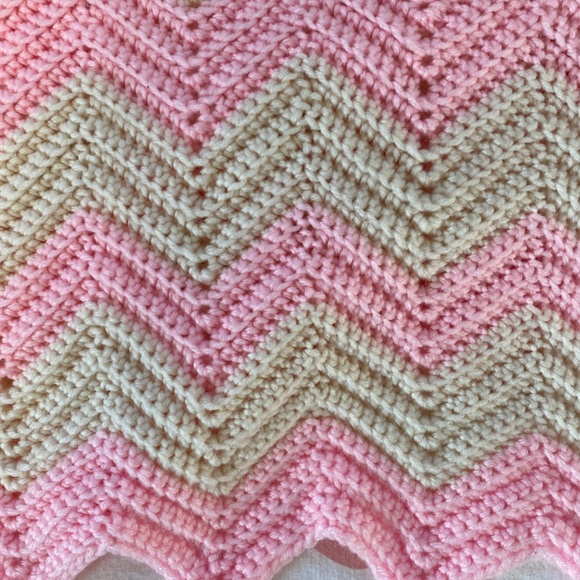 Pink & White Crochet Baby Blanket - Like New Condition - Picture 6 of 6
